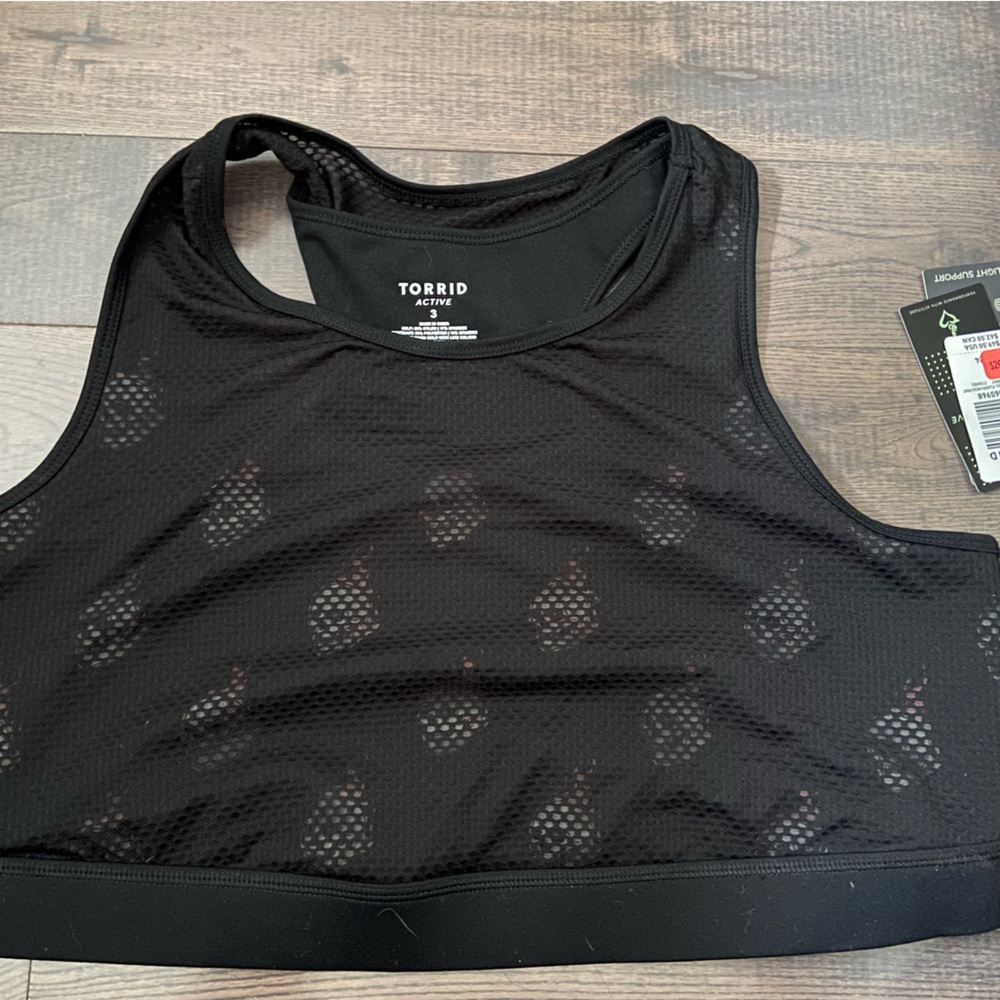 BNWT Torrid Curve Mesh and Skull Print Sports Bra